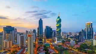 <b>Panama City</b><br> and the Canal